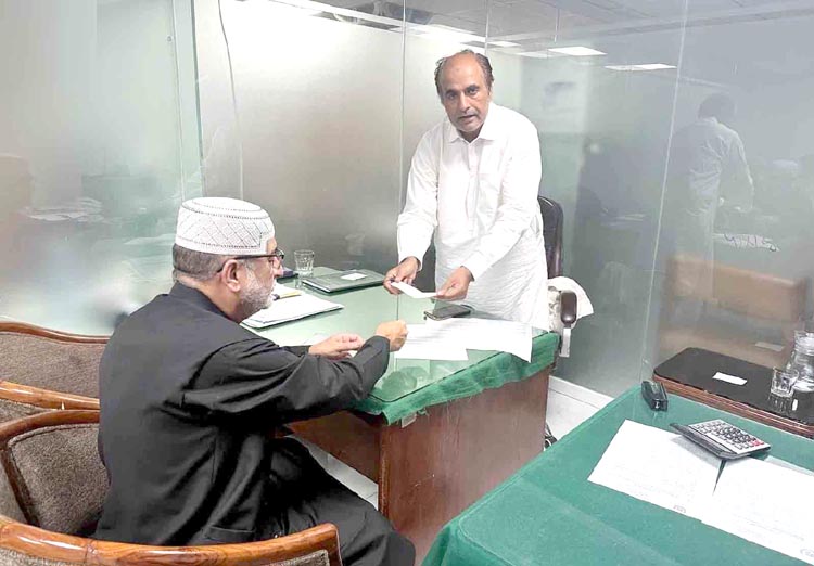 سردار اختر مینگل نے بطور ممبر قومی اسمبلی ملنے والی تمام تنخواہیں اور مراعات سرکاری خزانے کو واپس کر دیں