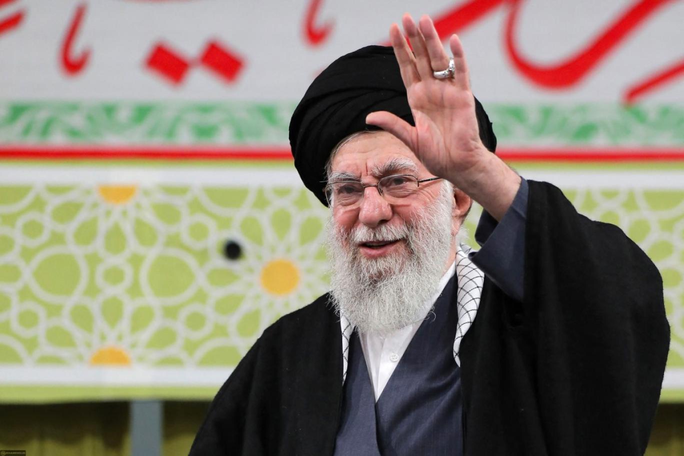 آیت اللہ خامنہ ای کی تدفین، 2کروڑ لوگوں کی آمد متوقع ملک بھر میں فوج ہائی الرٹ