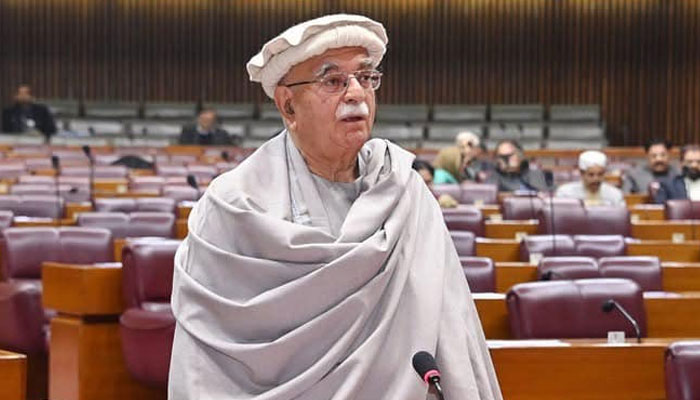 پشتون قوم یہ اہلیت اور صلاحیت رکھتی ہے کہ وہ اپنے وطن کا دفاع کرسکیں،محمود خان اچکزئی