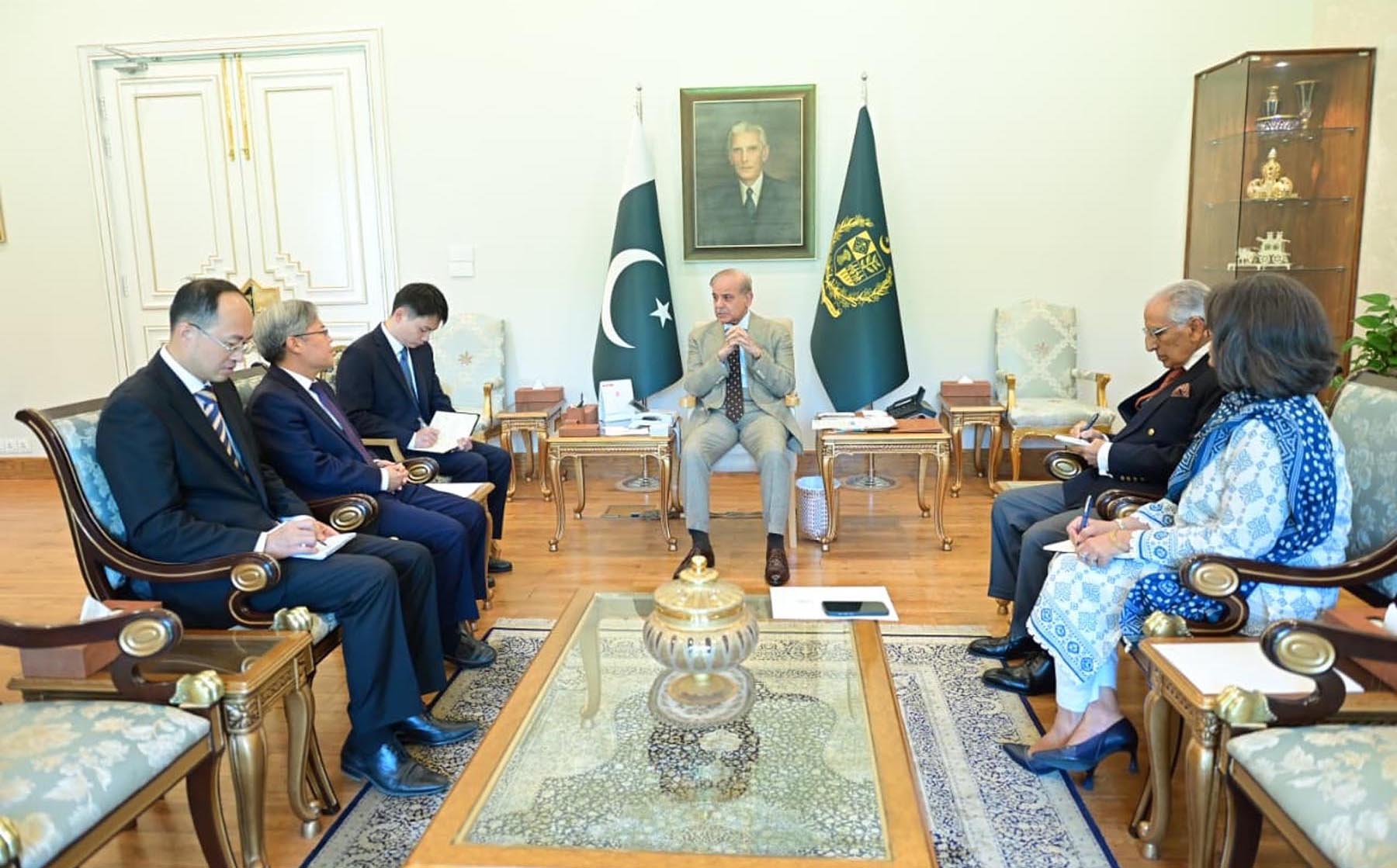 وزیراعظم محمد شہباز شریف سے پاکستان میں تعینات چین کے سفیر کی ملاقات