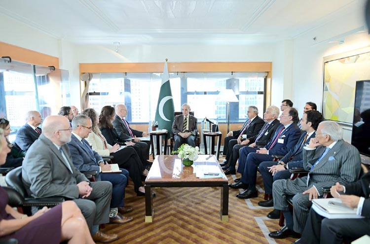 معیشت کو ڈیجیٹائز کرنے، ٹیکنالوجی اور ای گورننس پر تیزی سے کام جاری ہے،شہبازشریف