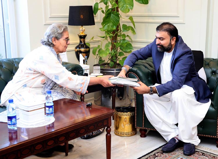 وزیراعلیٰ بلوچستان میر سرفراز بگٹی سے آئی ڈی ایس پی کی سربراہ ڈاکٹر قرہ العین بختیاری کی ملاقات